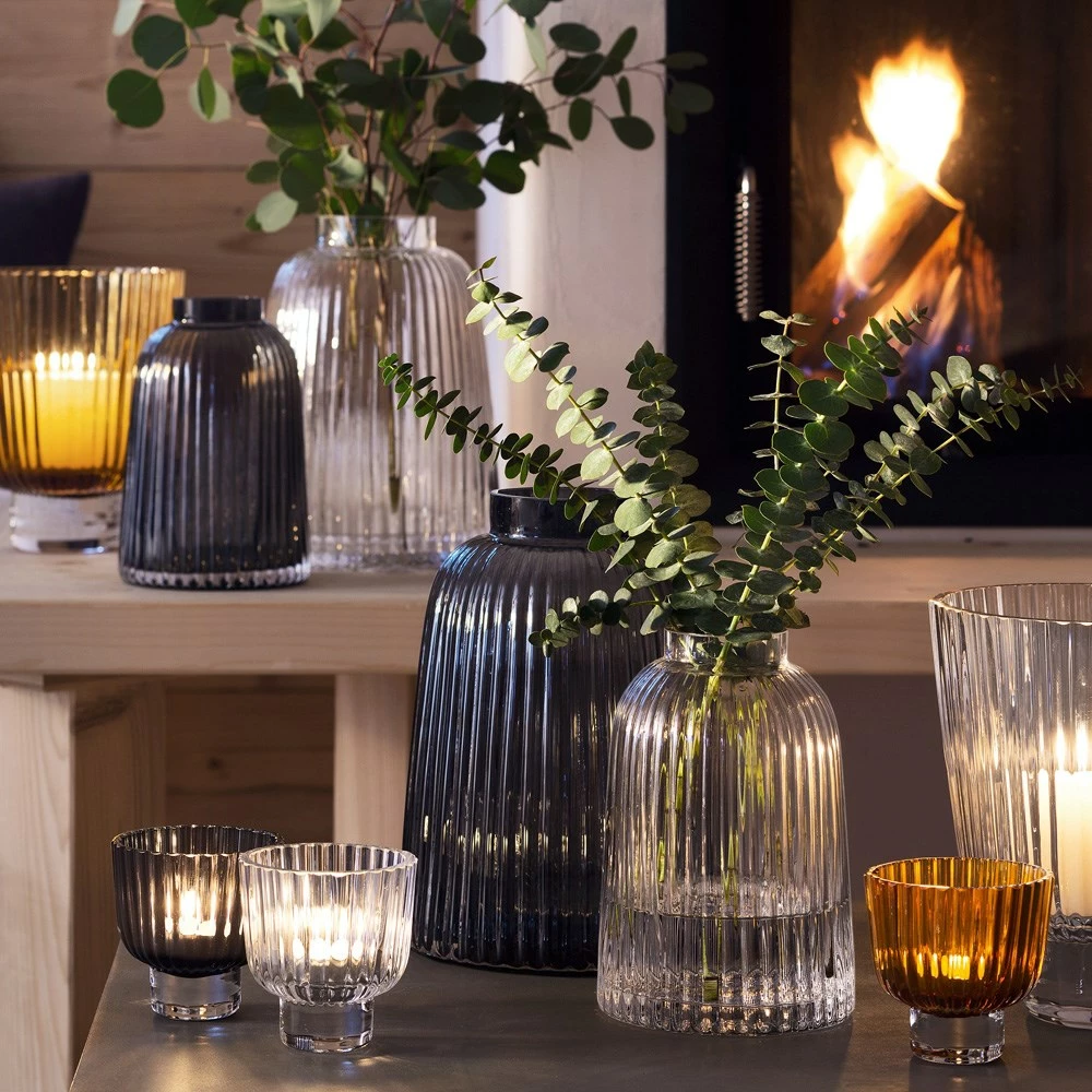 LSA Pleat Clear Vase 20cm 5 LSA Pleat Clear Vase 20cm - Image 3